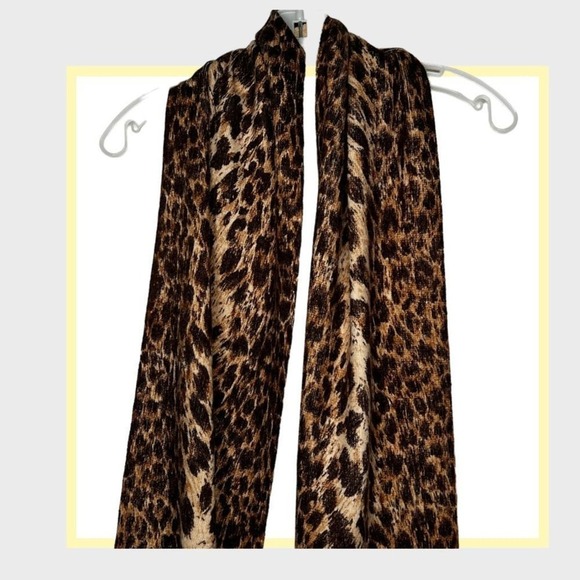 ECHO Acrylic Animal Print Scarf - Picture 2 of 4